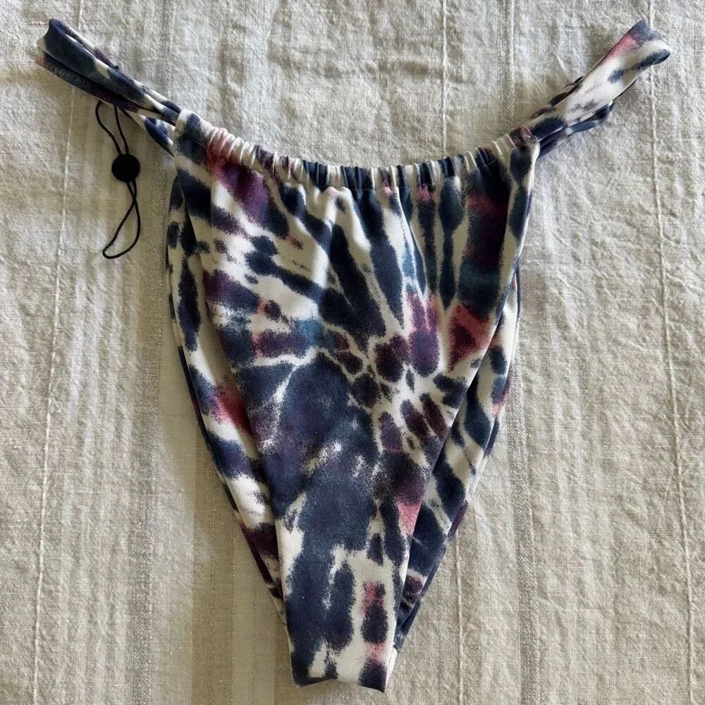 Skatie Kelly Coachella tie-dye bikini bottom L